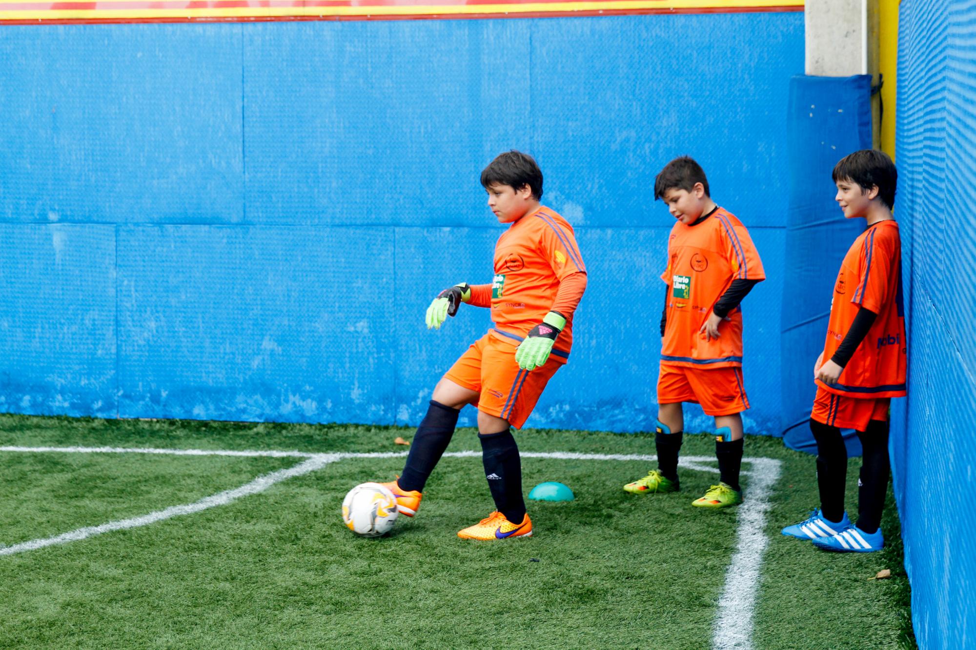 Maximo Yanez Pellerano es unos de los niños que participa en el campamento, deporte porque demuestra entusiasmo cada día. 
