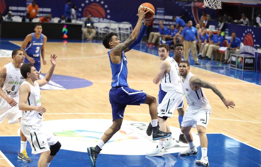 Vargas y Delgado mantienen invicta a Dominicana en Centrobasket