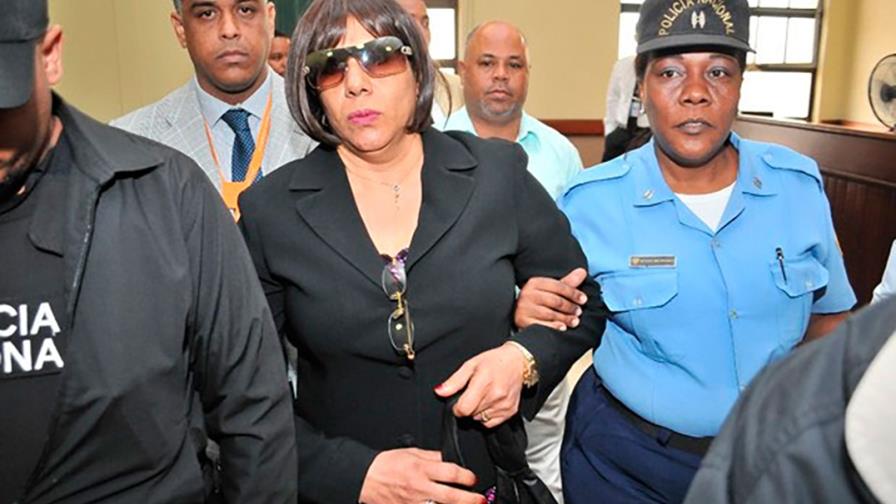 Abogados dicen que no procede citar al ministro en caso de estafa al Estado