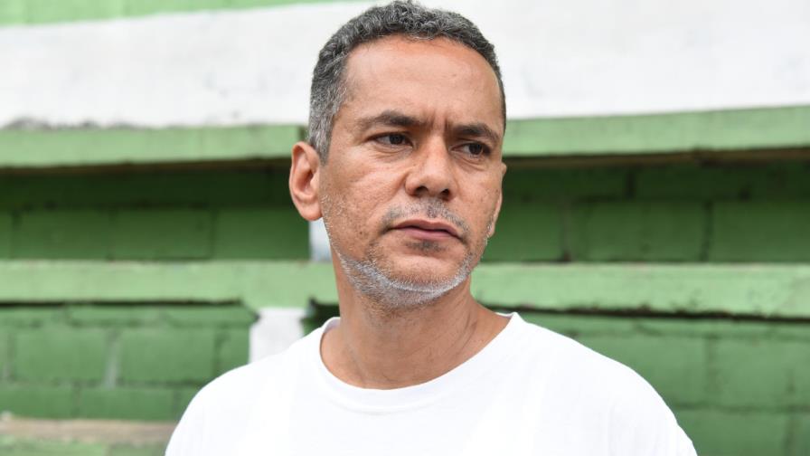 Árbol destruye pared del Club Rosa Duarte del Barrio Mejoramiento Social