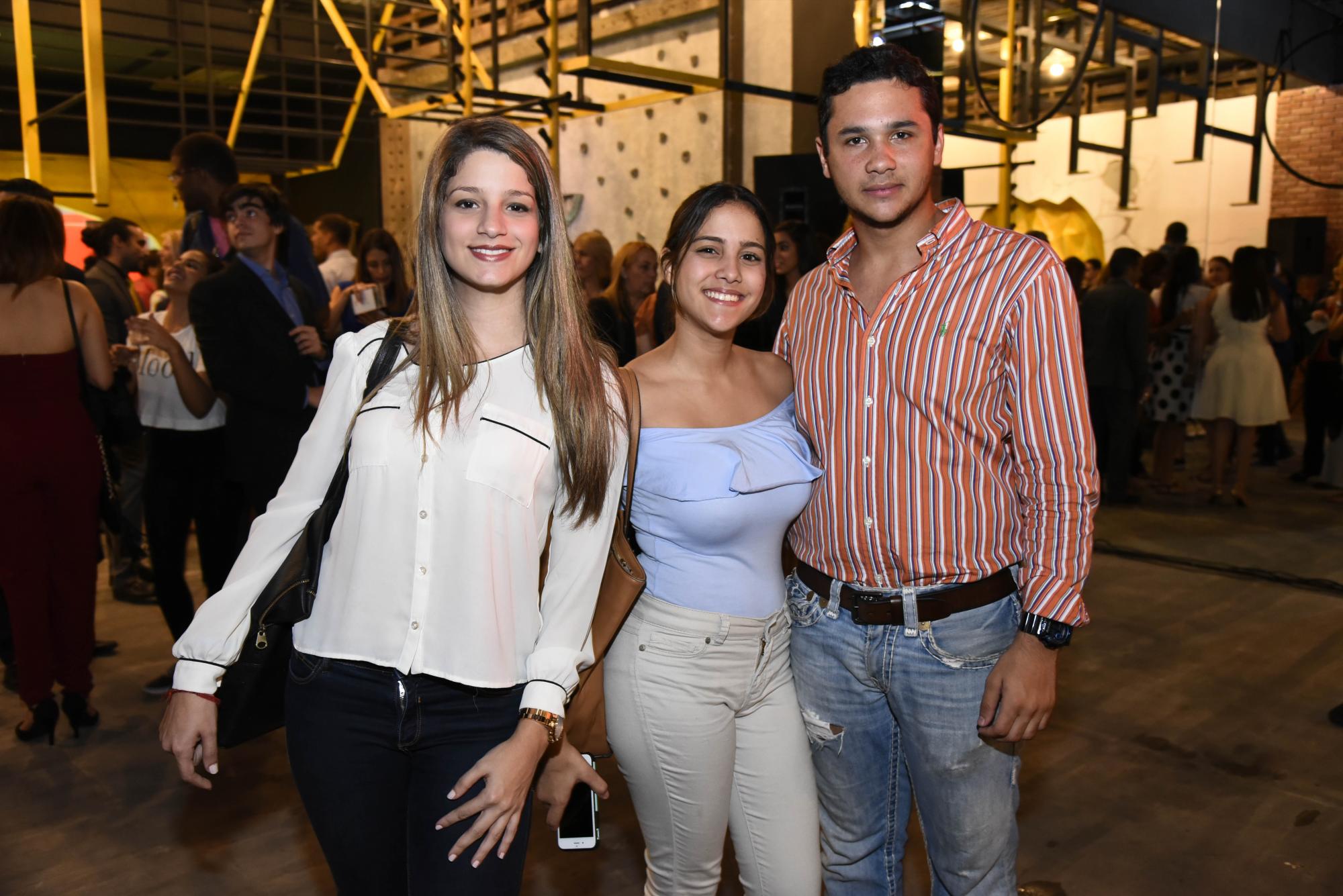 Yéssica Hernández, Carmen Dueñas y Aulio Brea.