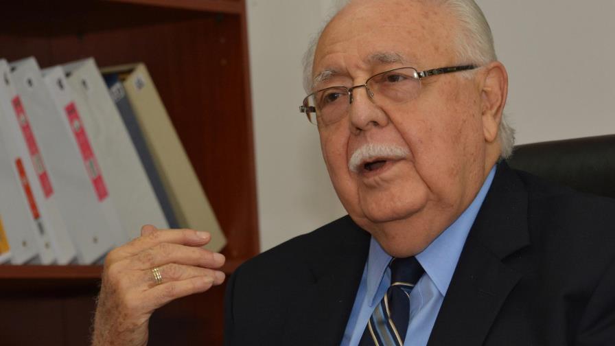 Ministro de Energía y Minas está interno; será trasladado a hospital de Miami