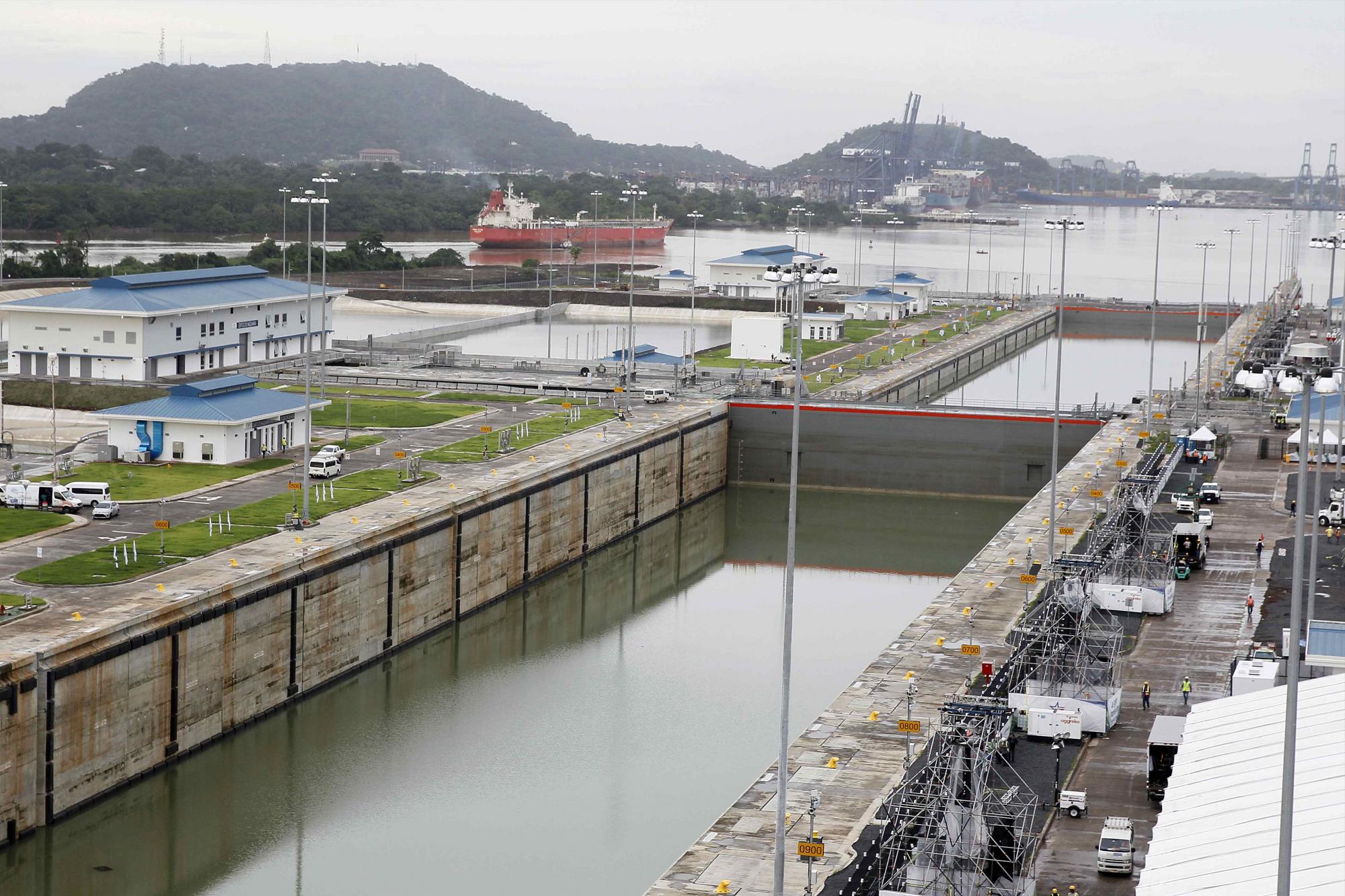 Vista de la ampliación del canal de Panamá. En las vertientes del Pacífico y el Atlántico panameño, la infraestructura de magnitudes colosales dará paso a una nueva ruta que marcará por segunda vez.