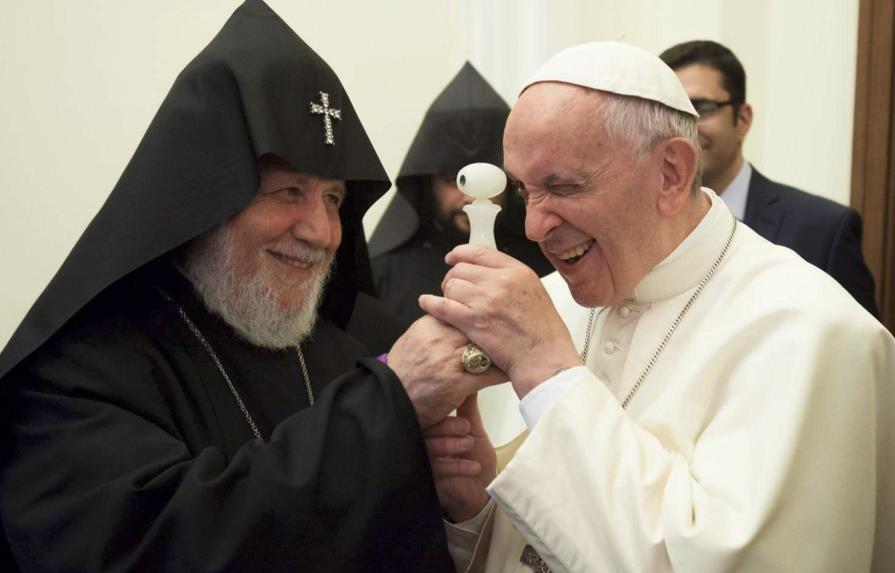  El papa y el patriarca armenio denuncian la persecución religiosa