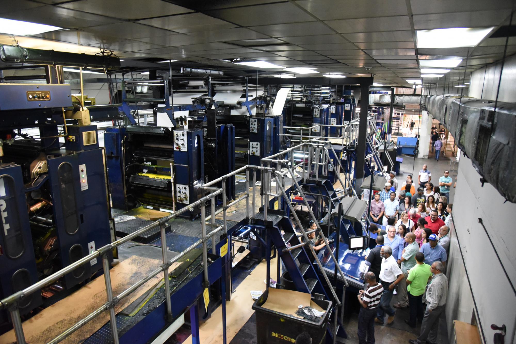 Periodistas de Diario Libre conocen proceso de producción del periódico 