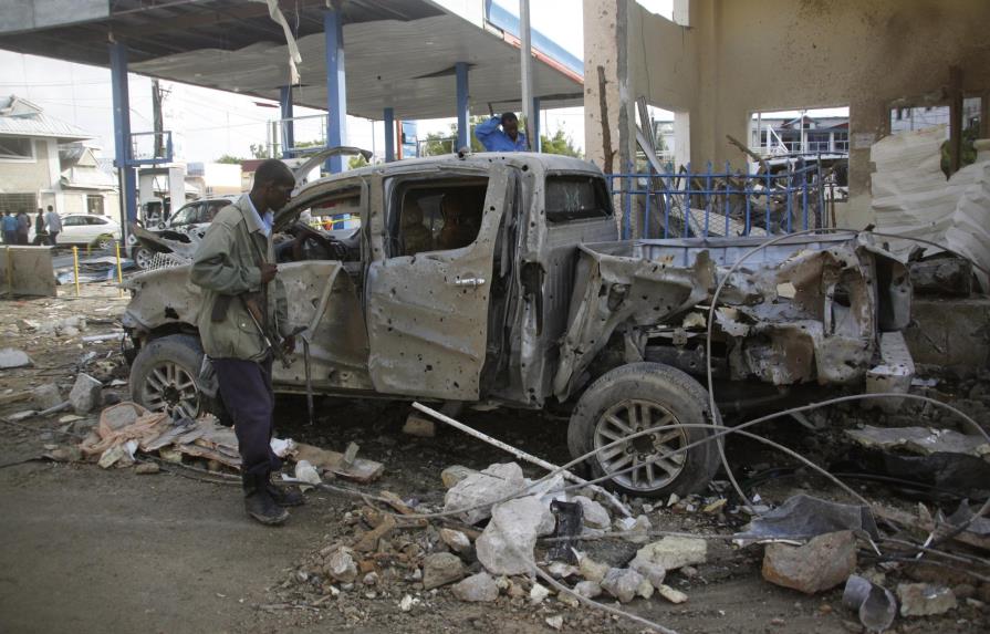 Matan 15 personas, entre ellos un ministro de Gobierno, en ataque terrorista a hotel en Somalia
