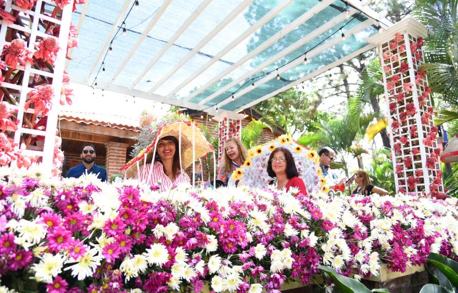 Celebran con éxito la feria de las flores en la ciudad de Jarabacoa