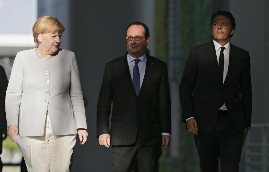 Alemania, Francia e Italia acuerdan no negociar con el Reino Unido hasta que no formalice su salida de la UE