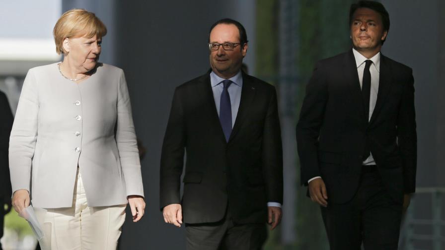 Alemania, Francia e Italia acuerdan no negociar con el Reino Unido hasta que no formalice su salida de la UE Alemania, Francia e Italia acuerdan no negociar con el Reino Unido hasta que no formalice su salida de la UE