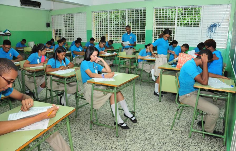 Educación dice que estudiantes tomaron en orden la prueba nacional de Lengua Española
