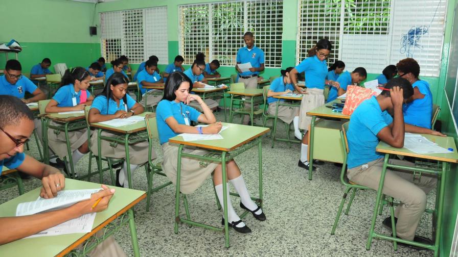 Educación dice que estudiantes tomaron en orden la prueba nacional de Lengua Española