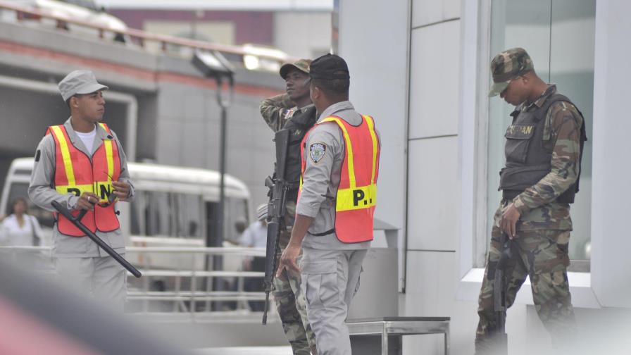 Militares se entrenan en tácticas policiales