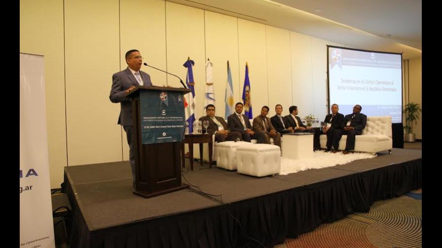 Alertan que bandas de extranjeros clonan tarjetas de crédito