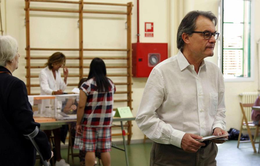 Juez recomienda juzgar líder catalán por voto secesionista 
