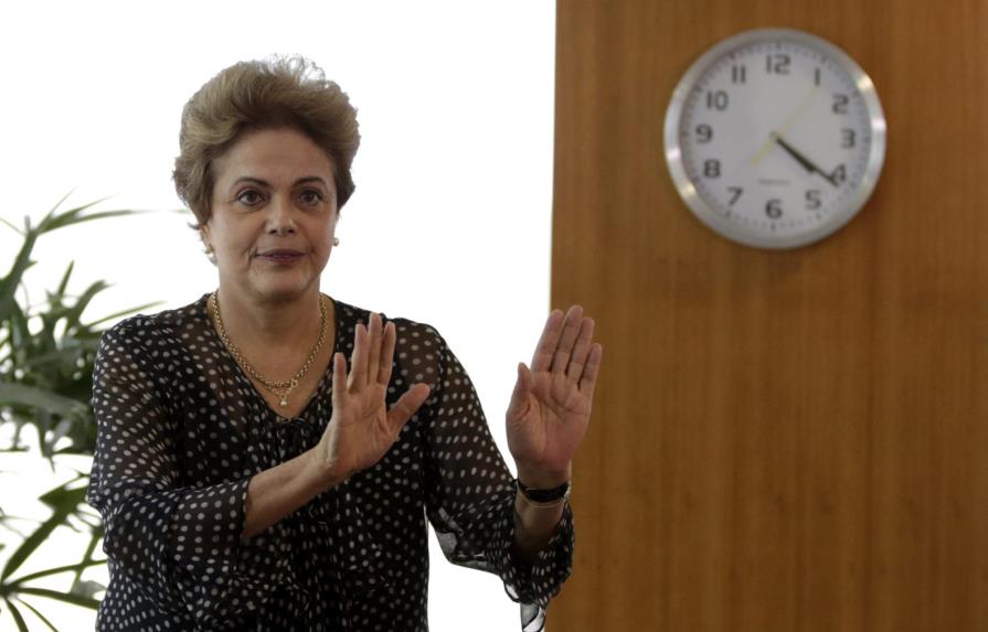 Dos amigas de Rousseff recaudan dinero para pagar sus viajes por Brasil