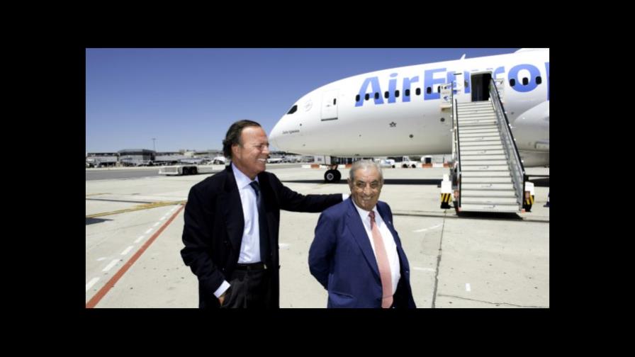 Air Europa bautiza su segundo Boeing 787 Dreamliner con el nombre de Julio Iglesias