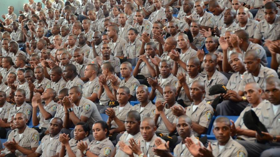 Seguridad turística, ascensos y reducción de escoltas, entre los cambios aprobados la Ley de la Policía