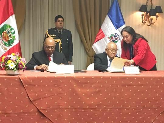Tribunales Constitucionales de Dominicana y Perú firman acuerdo 