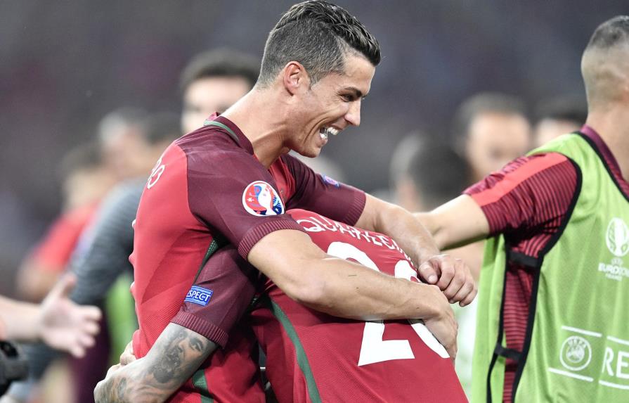 Ronaldo rescata nueva vez a Portugal y lo coloca en cuartos de final