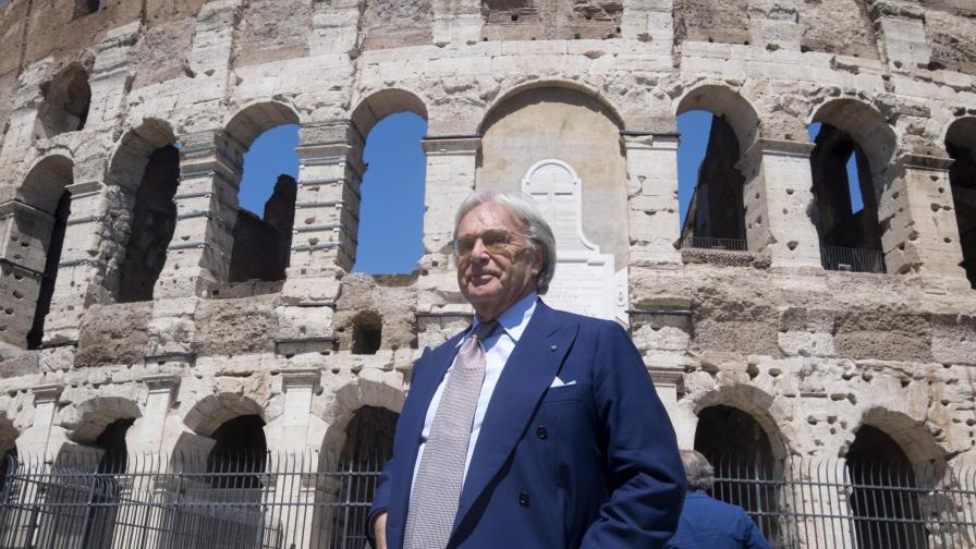 La fachada del Coliseo luce ya su luminosidad y esplendor originales