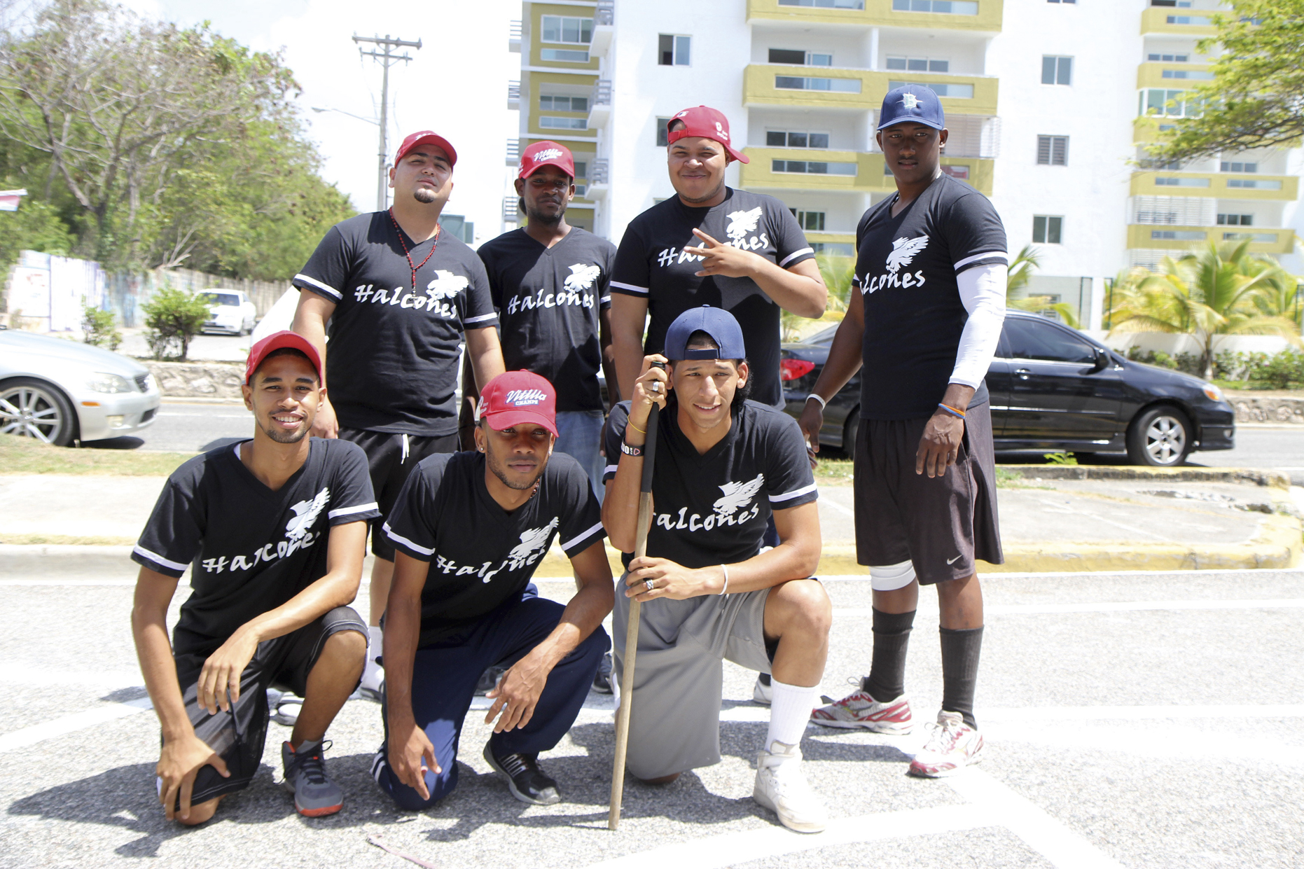 Halcones de Los Mina Viejo.