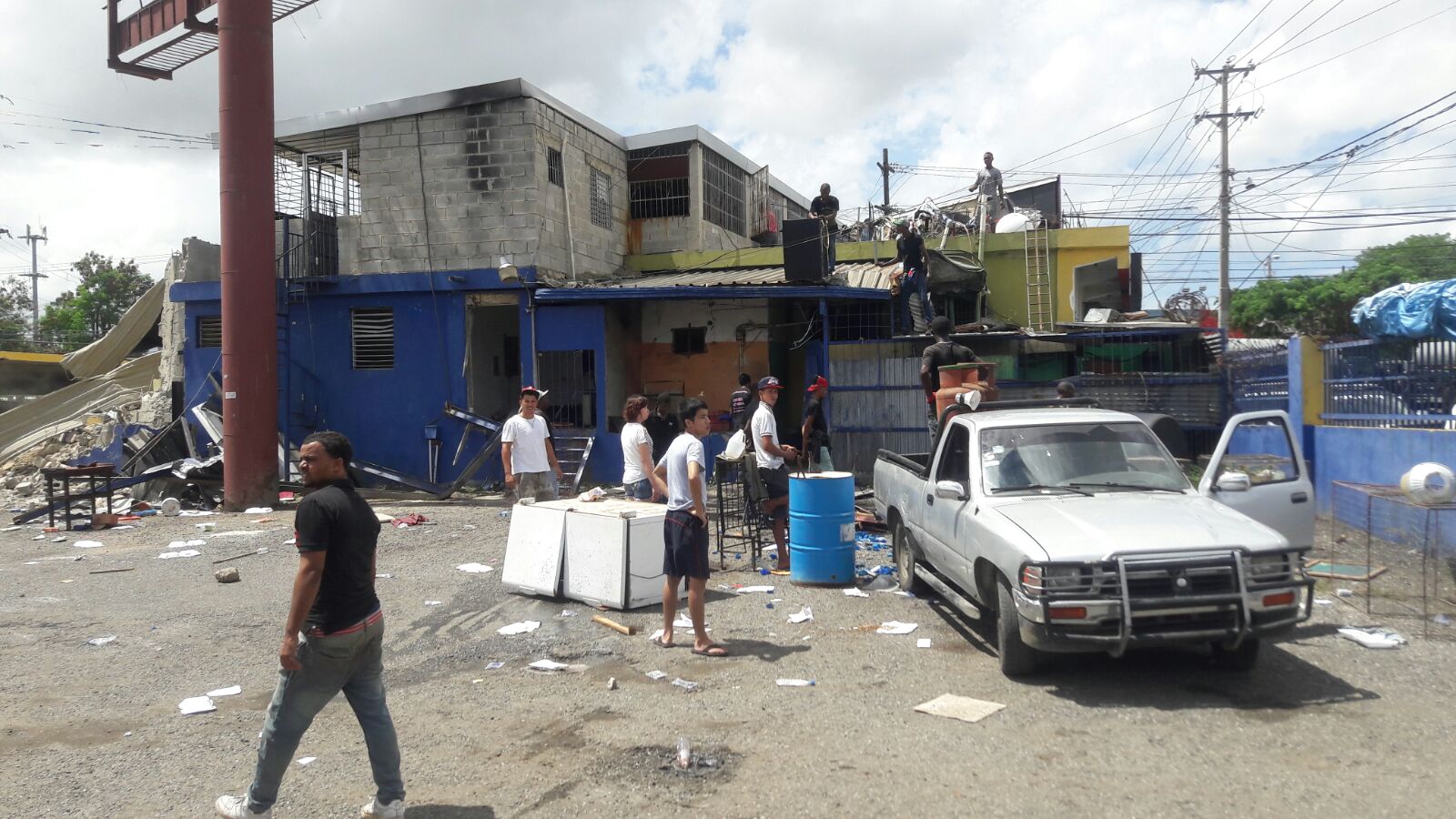 Parte de los afectados por el desalojo.