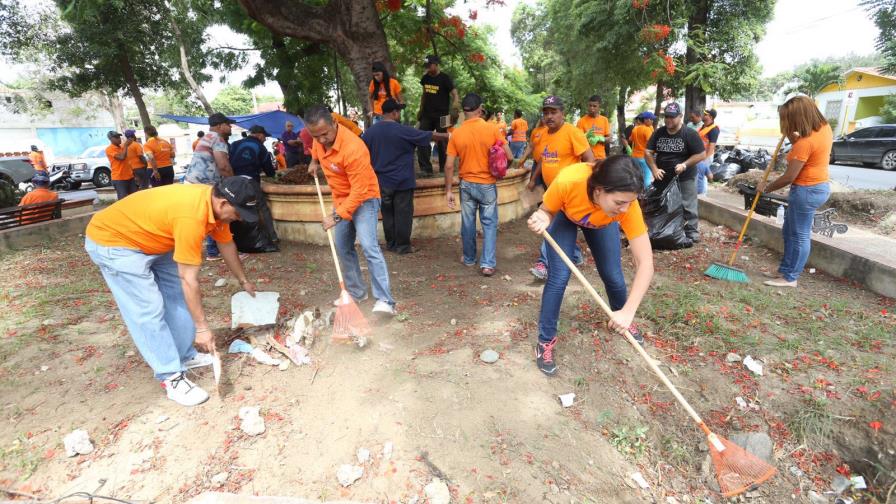 Realizan operativo de limpieza en los sectores La Joya y Baracoa en Santiago Realizan operativo de limpieza en los sectores La Joya y Baracoa en Santiago