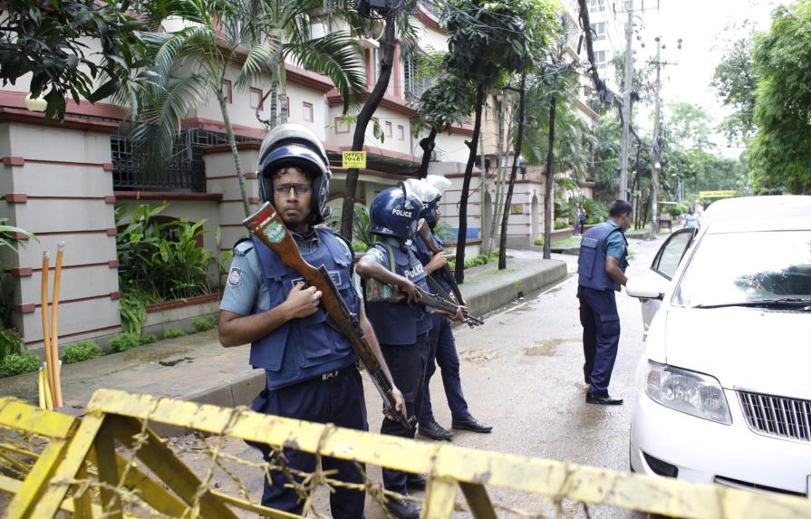 Ataque en Bangladesh deja 28 muertos, incluidos 20 rehenes 