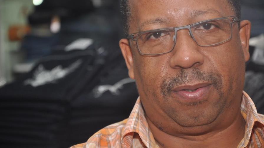 Atracan a expresidente de la Asociación de Comerciantes de Santiago