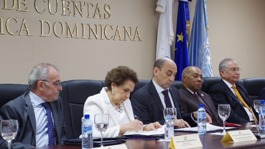 Cámara de Cuentas recibe aporte de la UE de 16.7 millones tras firma de acuerdo Cámara de Cuentas recibe aporte de la UE de 16.7 millones tras firma de acuerdo