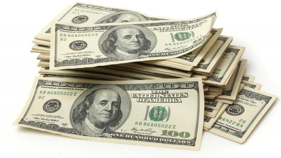 Empresarios vuelven a denunciar escasez de dólares en mercado dominicano 