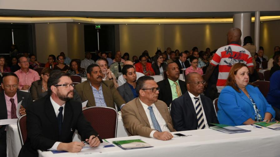 Sondeo revela empleados públicos están dispuestos a un cambio de horario para mejorar el tránsito