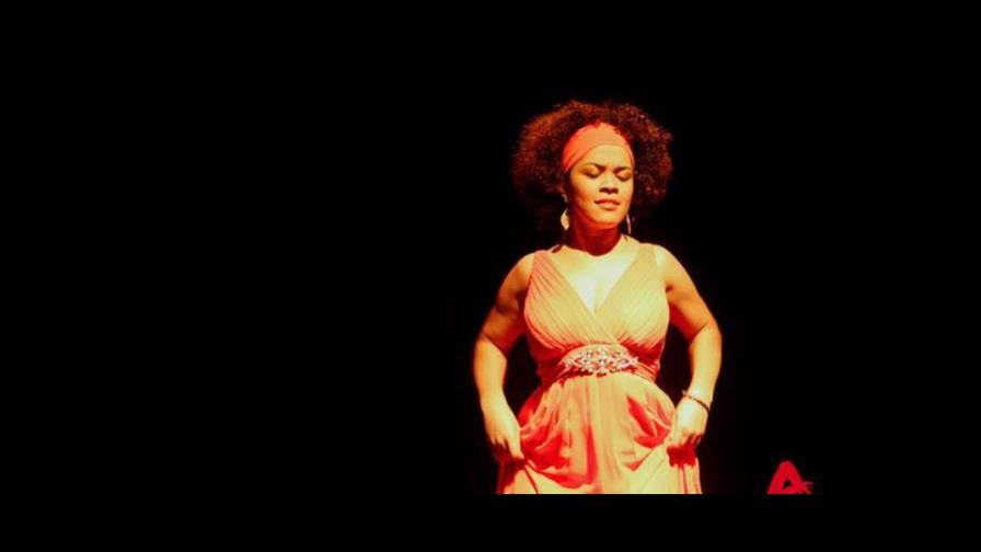 Actriz dominicana se destaca en obra de teatro en Madrid