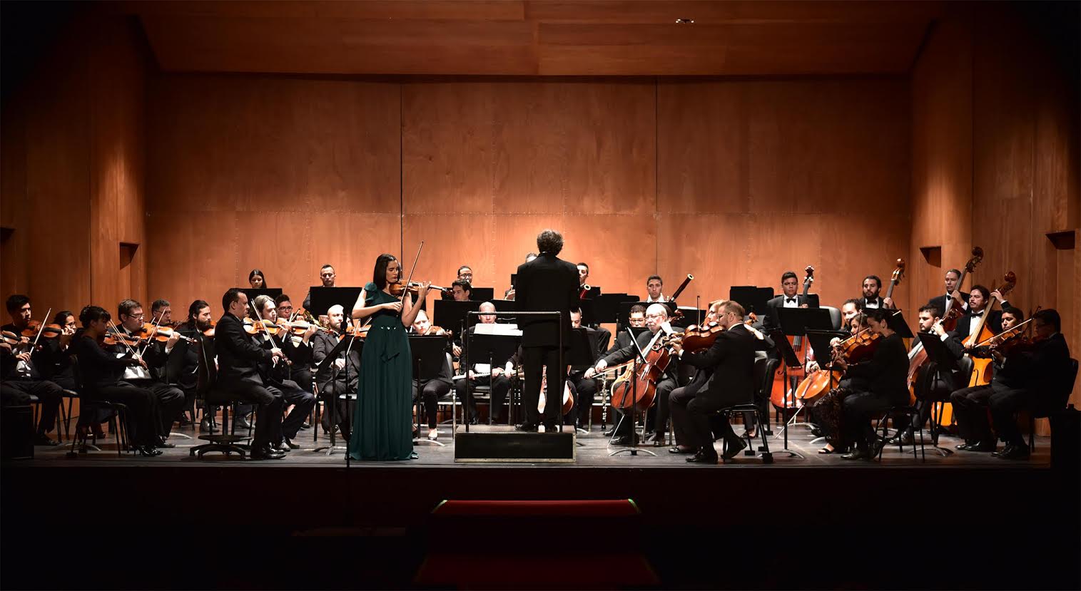 La violinista impartió clases magistrales a los estudiantes del Conservatorio de la Universidad del Valle de Santiago de Cali