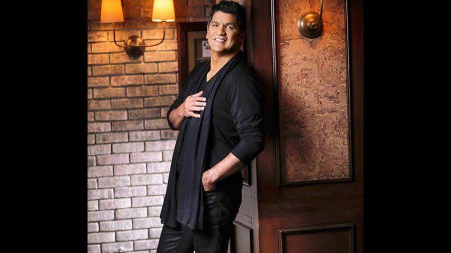 Eddy Herrera llega al #1 con su hit “Tú me tienes mal”