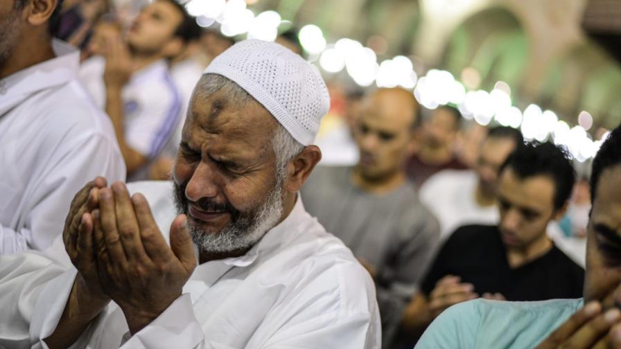 Musulmanes de Oriente Medio celebran fin del Ramadán en medio de la violencia