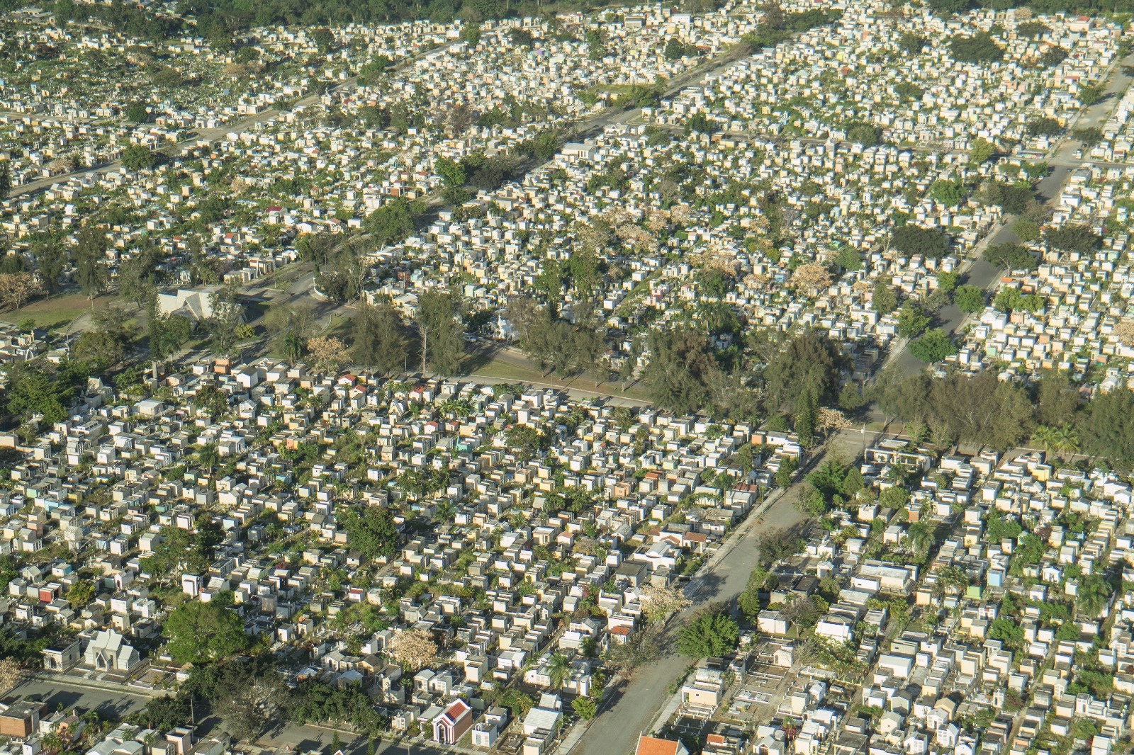 Vista aérea del 18 de marzo de 2014 del cementerio Cristo Redentor.