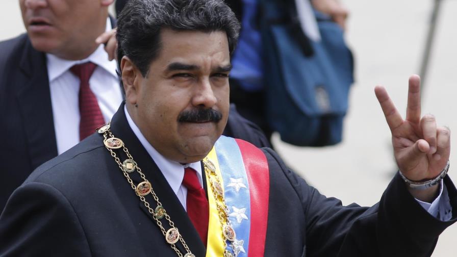 Maduro anuncia que República Dominicana se ofrece como sede para diálogos con oposición 