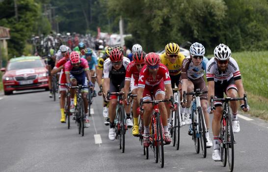 Steve Cummings gana 7ma etapa del Tour, que llega a los Pirineos 