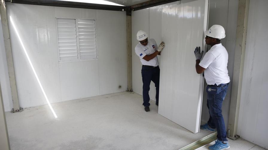 Inauguran en San Cristóbal el primer albergue desmontable Inauguran en San Cristóbal el primer albergue desmontable