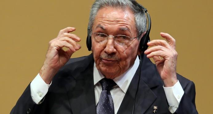 Raúl Castro reconoce adversidades en la economía pero descarta un colapso