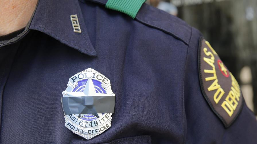 Continúan los ataques a policías en Estados Unidos tras matanza de Dallas 
