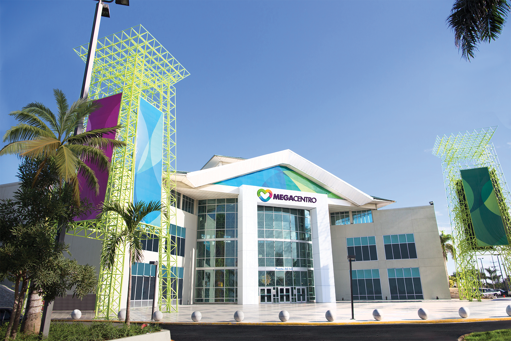 Fachada de Megacentro