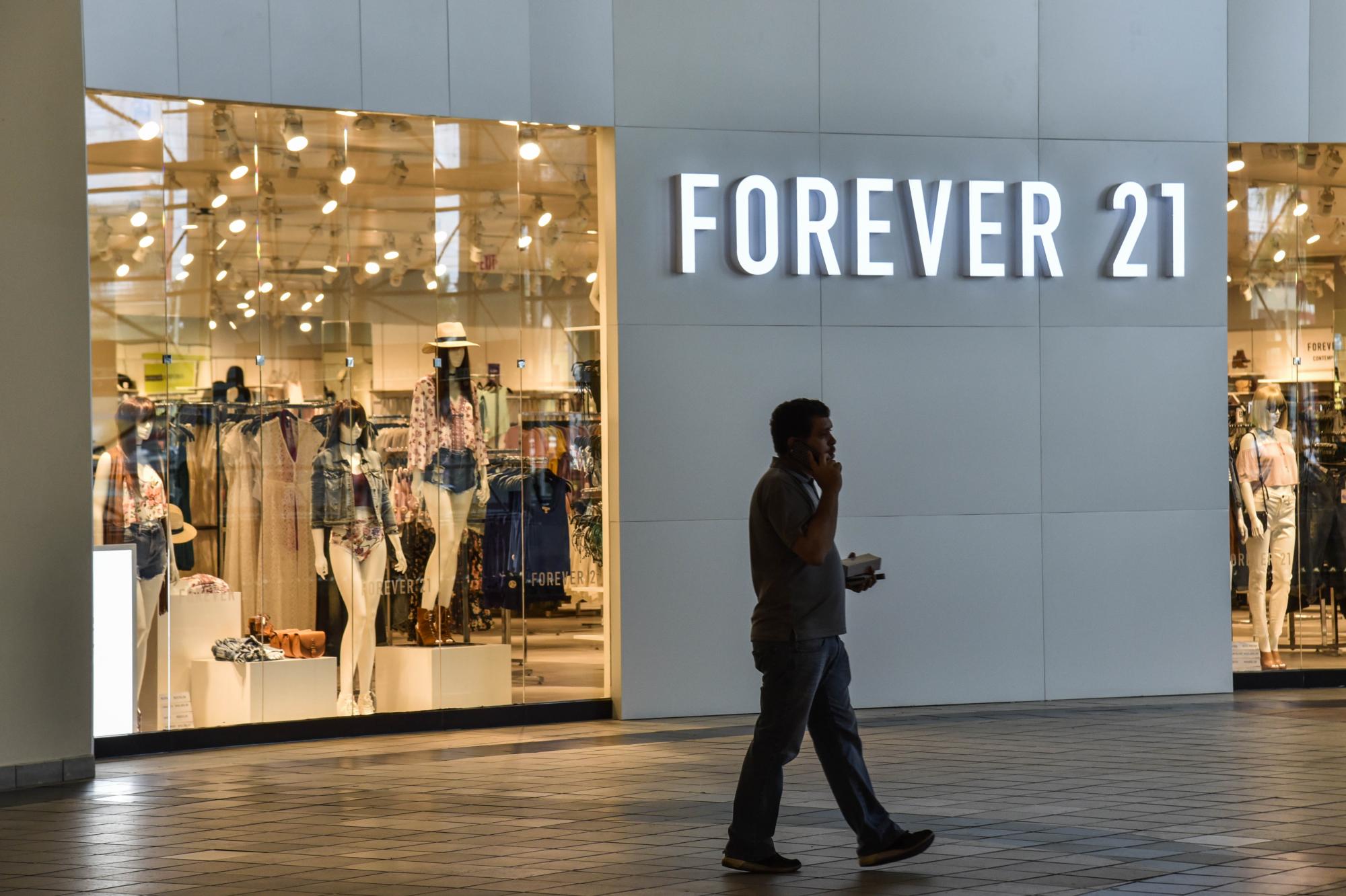 Fachada de una de la segunda tienda de Forever 21 en el país. 