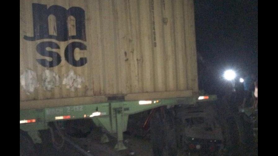 Al menos 13 muertos y 15 heridos en accidente de tránsito en Samaná Al menos 13 muertos y 15 heridos en accidente de tránsito en Samaná