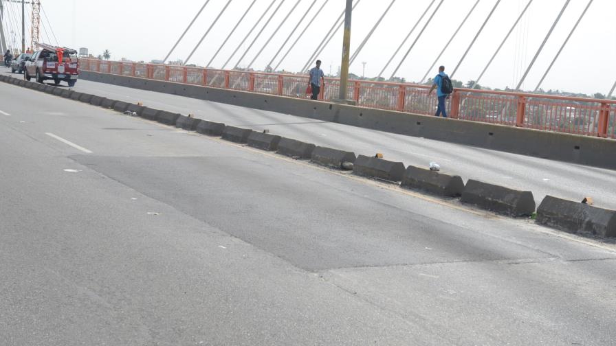 Obras Públicas repara boquete del Puente de la 17
