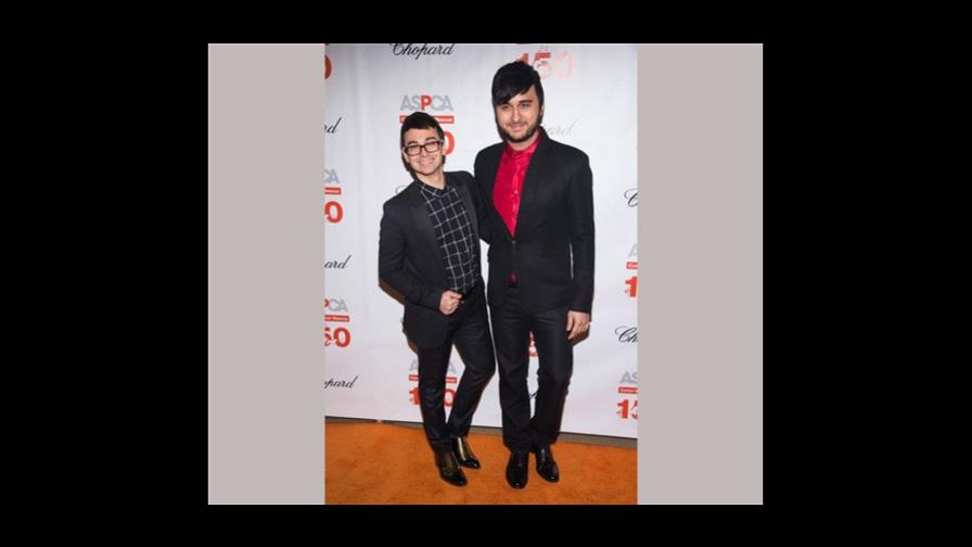 Diseñador Christian Siriano se casó con su novio, el músico  Brad Walsh 