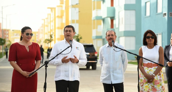 Hernández expresa a medios dominicanos su impresión sobre el proyecto.