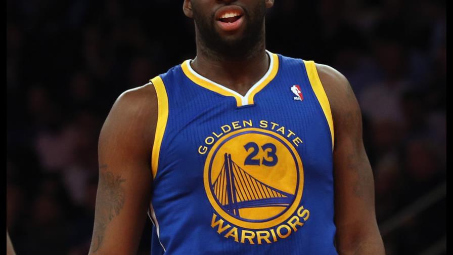 Draymond Green golpeó un futbolista en la mandíbula