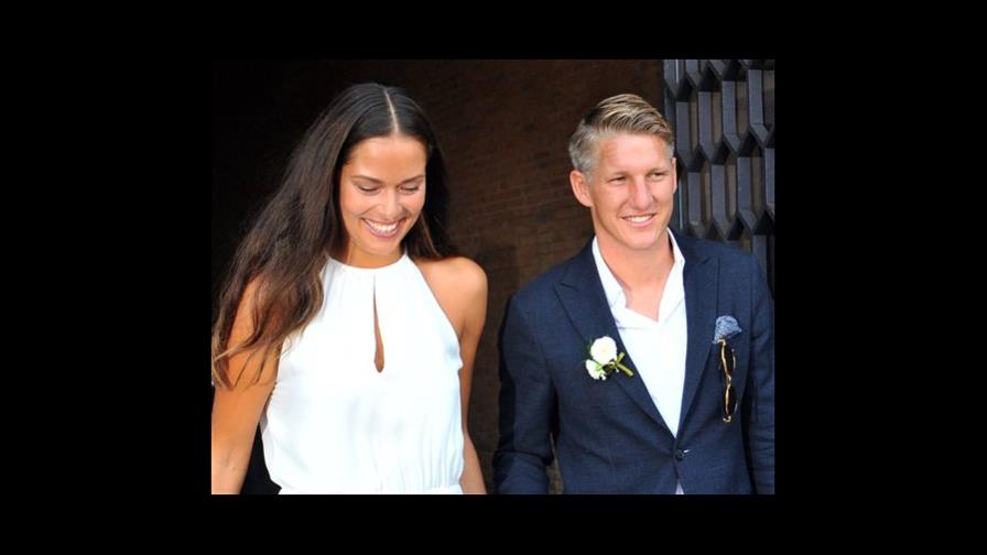 El futbolista alemán Schweinsteiger se casó con la tenista serbia Ana Ivanovic 